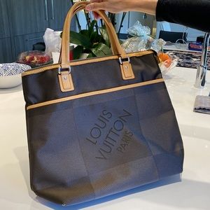 Louis Vuitton Damier Geant Cougar Bag